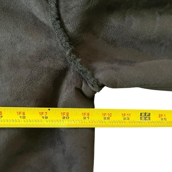 Black faux fur hooded coat with pockets #fauxfur #hoodedcoat - Picture 4 of 7